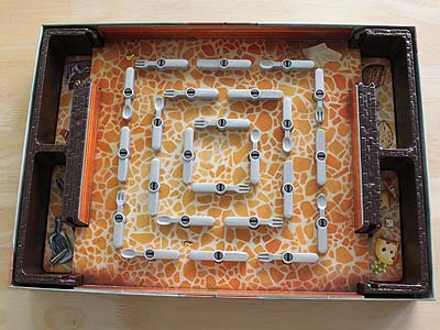 Kakerlakak - Spielgerät und Spielplan